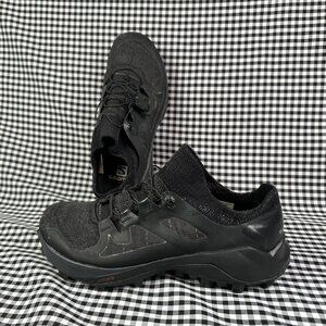 Salomon Cross Pro 2 Womens Trail Running Gorpcore Sock Sneaker All Black Size 7